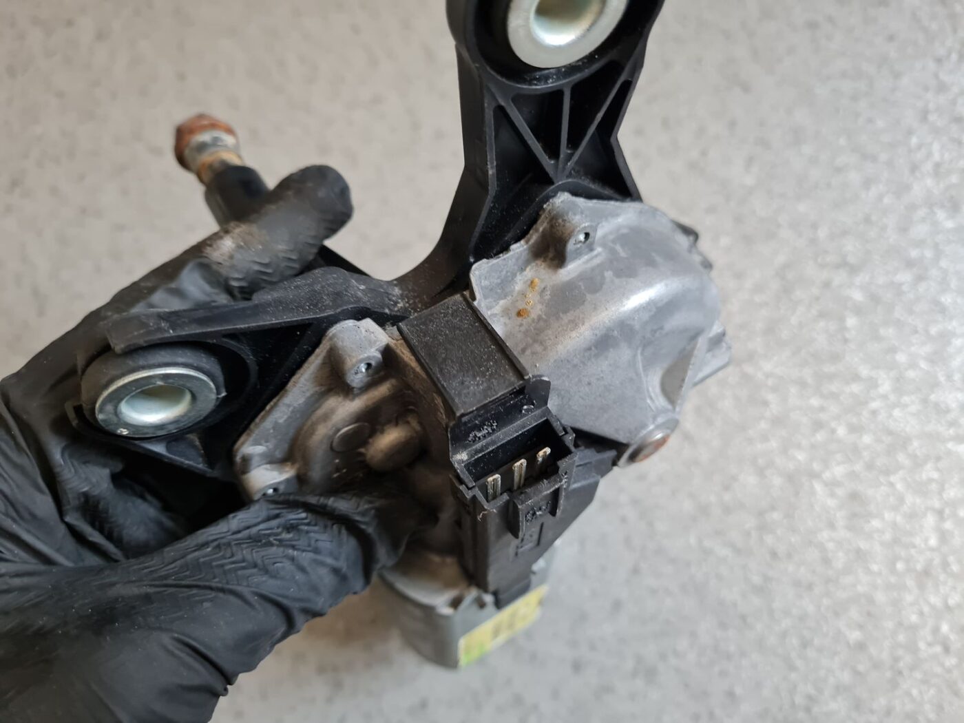 Aizmugurējā stikla tīrītāja motors priekš OPEL ZAFIRA 2002