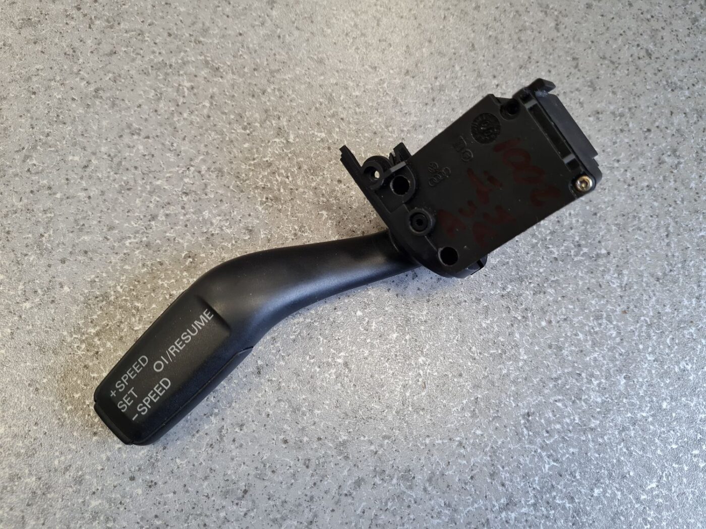 Kruīza kontroles rokturis/poga priekš AUDI A4 2001 2 Kruīza kontroles rokturis/poga priekš AUDI A4 2001