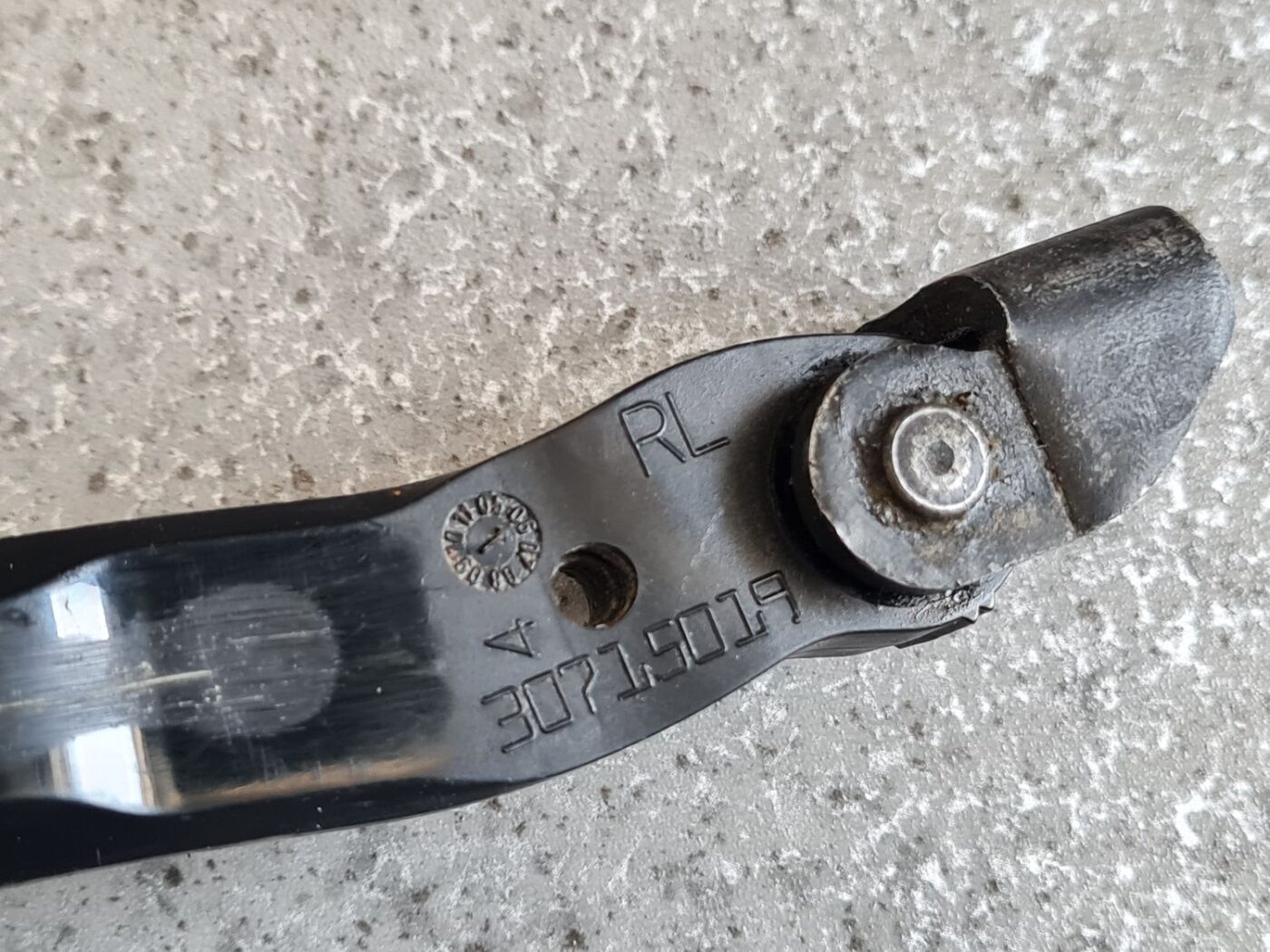 Durvju pietura priekš VOLVO S40 2007 6 Durvju pietura priekš VOLVO S40 2007