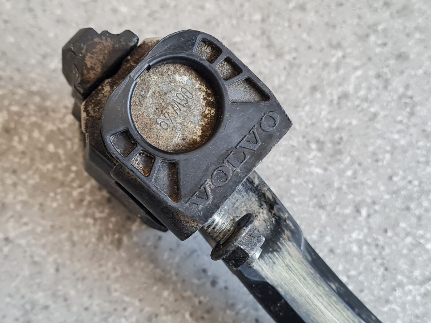 Durvju pietura priekš VOLVO S40 2007 4 Durvju pietura priekš VOLVO S40 2007