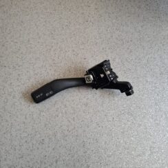 Pagrieziena rādītāju slēdzis priekš VW GOLF 5 2006