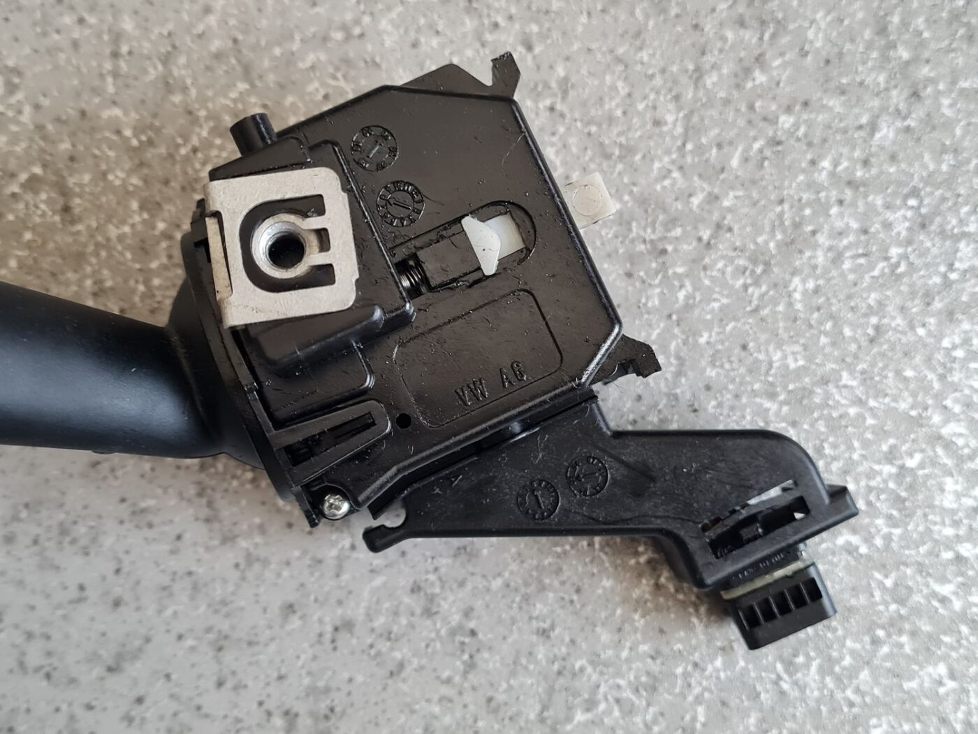 Pagrieziena rādītāju slēdzis priekš VW GOLF 5 2006