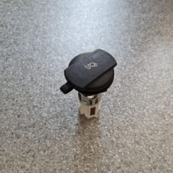 Strāvas kontaktligzda priekš VW GOLF 5 2006