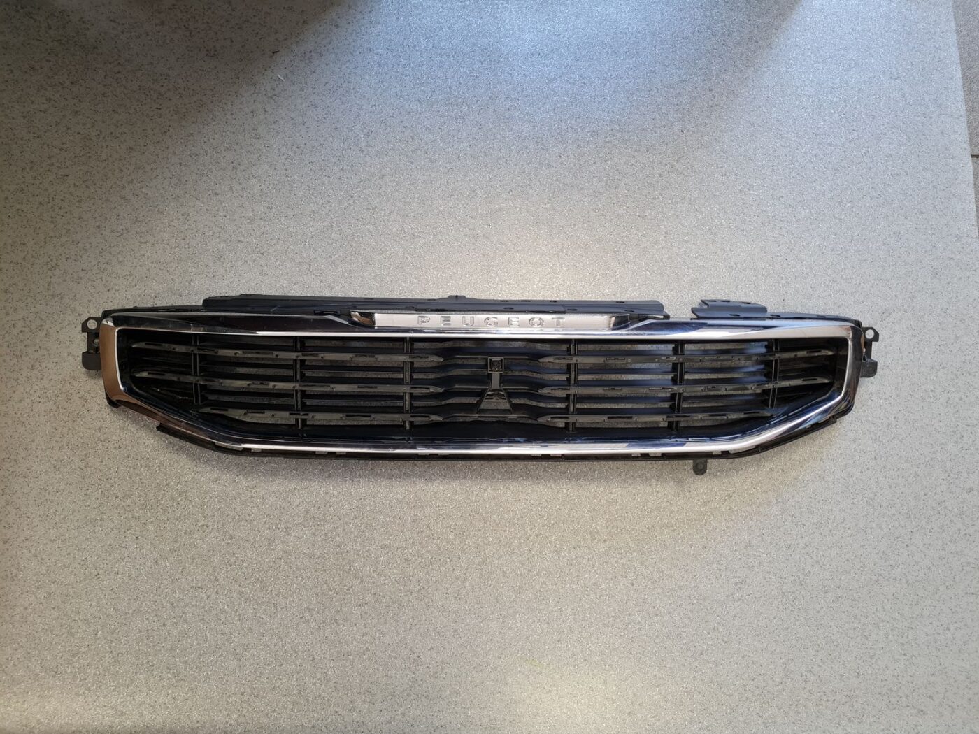 Bufera reste priekš PEUGEOT 508 2014-2016