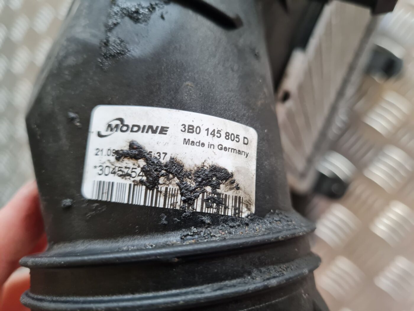 Interkūleris priekš VW PASSAT 2004 UNIVERSAL GREY 2 Interkūleris priekš VW PASSAT 2004 UNIVERSAL GREY