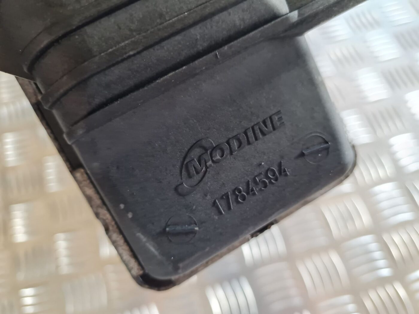 Interkūleris priekš VW PASSAT 2004 UNIVERSAL GREY 3 Interkūleris priekš VW PASSAT 2004 UNIVERSAL GREY