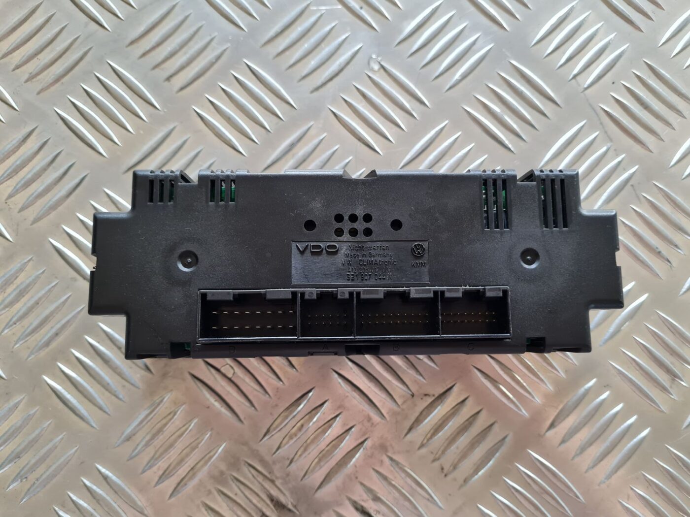 Klimata kontroles bloks priekš VW PASSAT 2004 UNIVERSAL GREY 5 Klimata kontroles bloks priekš VW PASSAT 2004 UNIVERSAL GREY