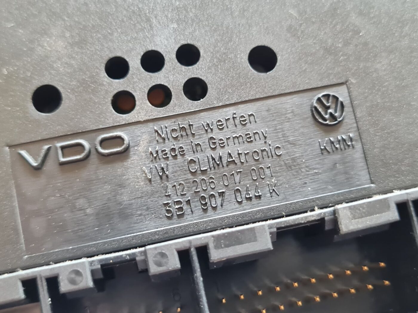 Klimata kontroles bloks priekš VW PASSAT 2004 UNIVERSAL GREY 3 Klimata kontroles bloks priekš VW PASSAT 2004 UNIVERSAL GREY