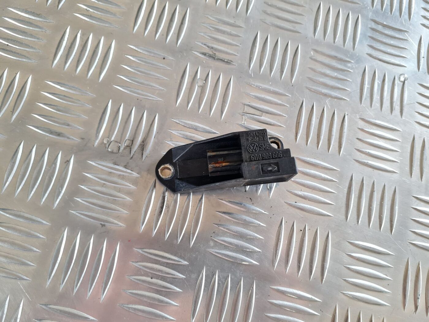 Drošības spilvena trieciensensors priekš VW PASSAT 2004 UNIVERSAL GREY