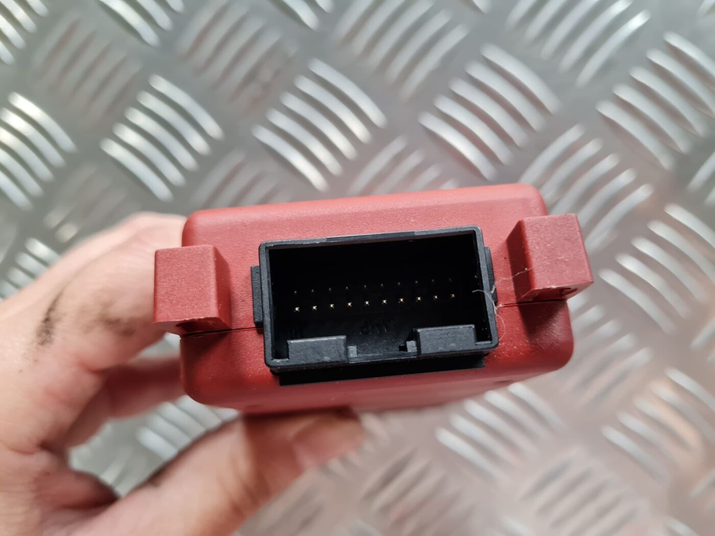 Tālruņa vadības bloks priekš VW PASSAT 2004 UNIVERSAL GREY 3 Tālruņa vadības bloks priekš VW PASSAT 2004 UNIVERSAL GREY