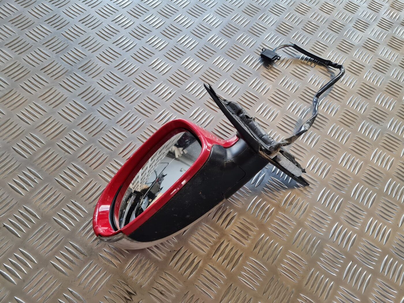 Ārējais spogulis, pa kreisi priekš VW PASSAT 2004 UNIVERSAL GREY