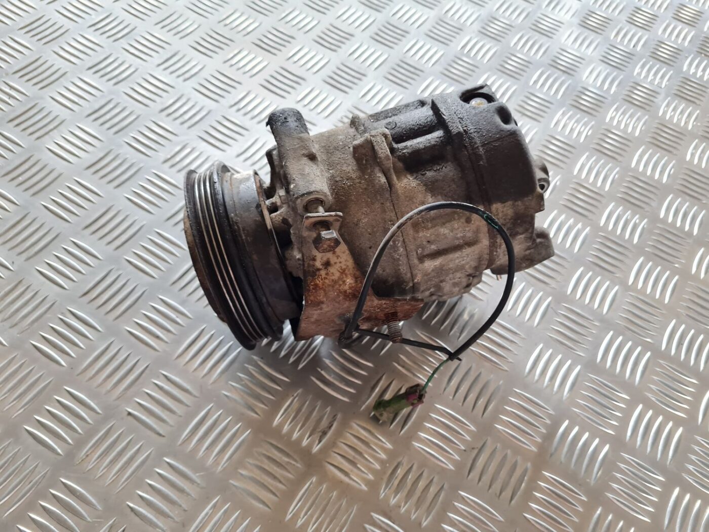 Gaisa kondicioniera kompresors priekš VW PASSAT 2004 UNIVERSAL GREY