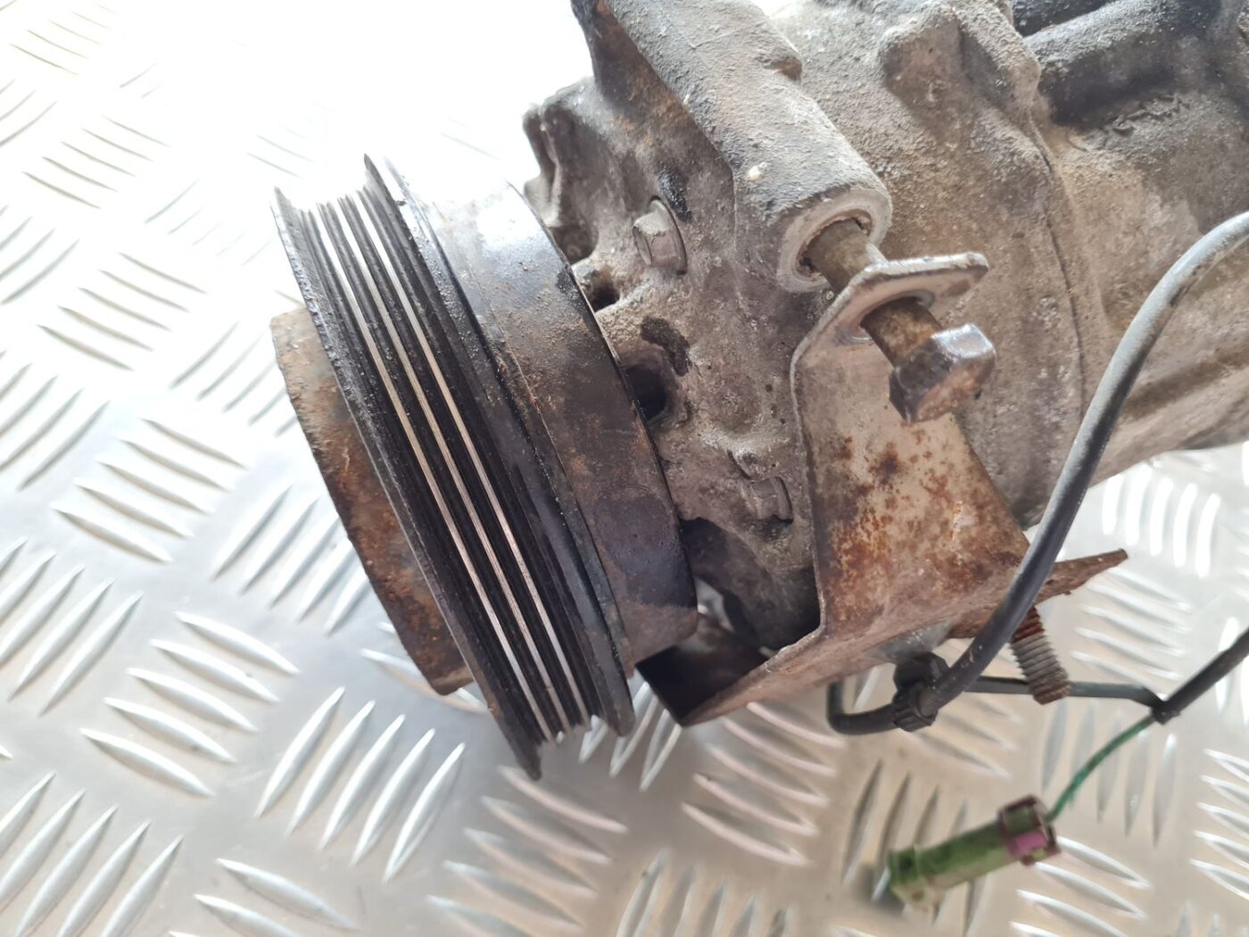 Gaisa kondicioniera kompresors priekš VW PASSAT 2004 UNIVERSAL GREY