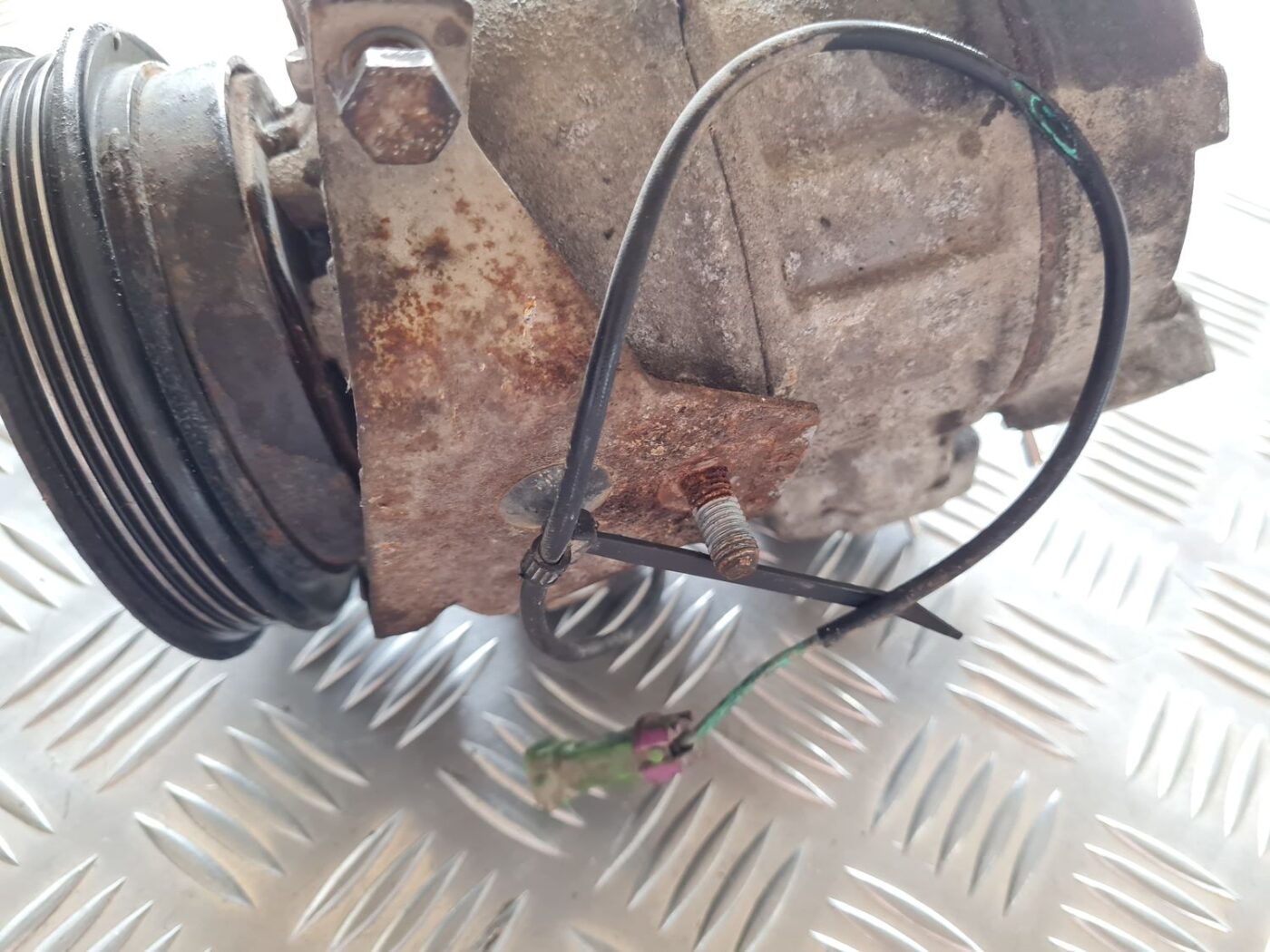 Gaisa kondicioniera kompresors priekš VW PASSAT 2004 UNIVERSAL GREY