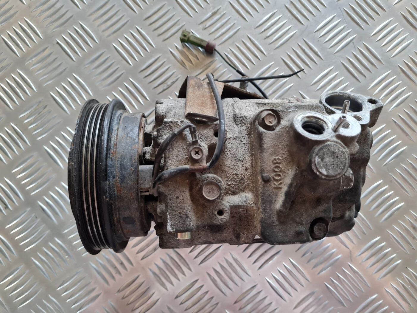 Gaisa kondicioniera kompresors priekš VW PASSAT 2004 UNIVERSAL GREY