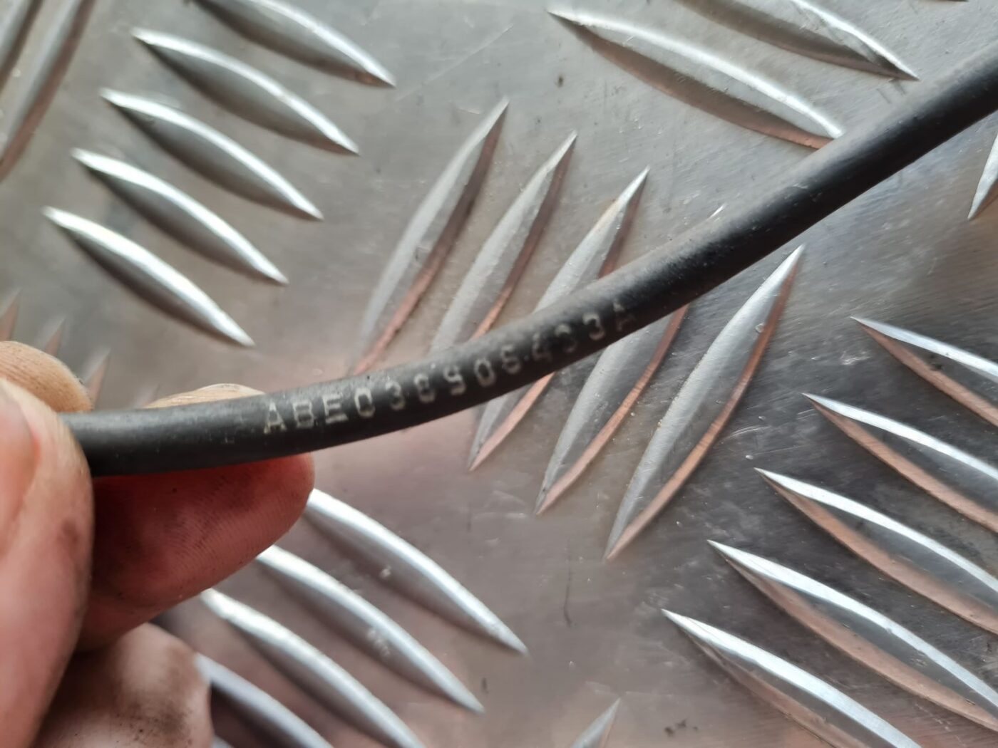 Sadales vārpstas devējs priekš VW PASSAT 2004 UNIVERSAL GREY 3 Sadales vārpstas devējs priekš VW PASSAT 2004 UNIVERSAL GREY