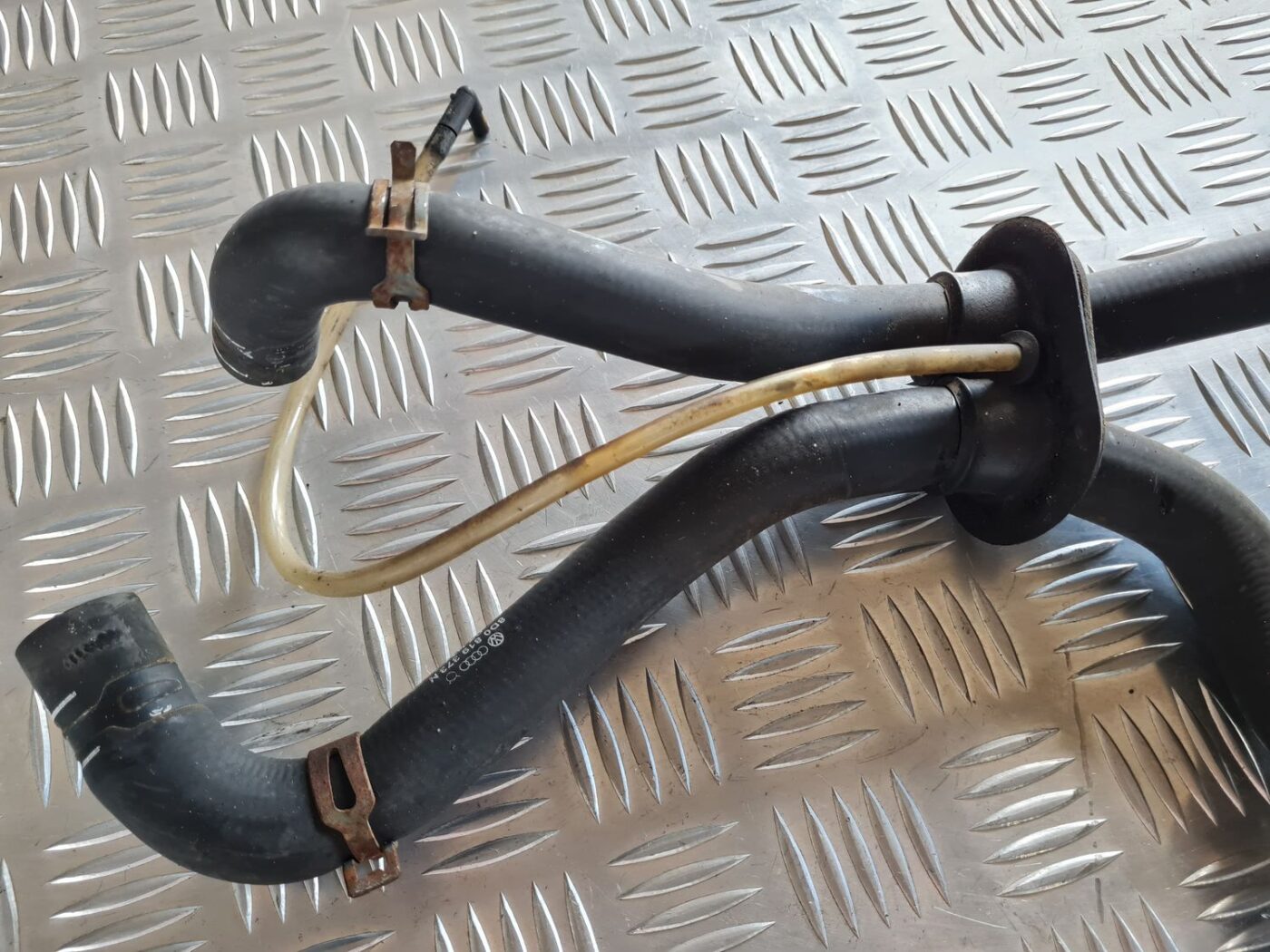 Dzesēšanas caurules priekš VW PASSAT 2004 UNIVERSAL GREY