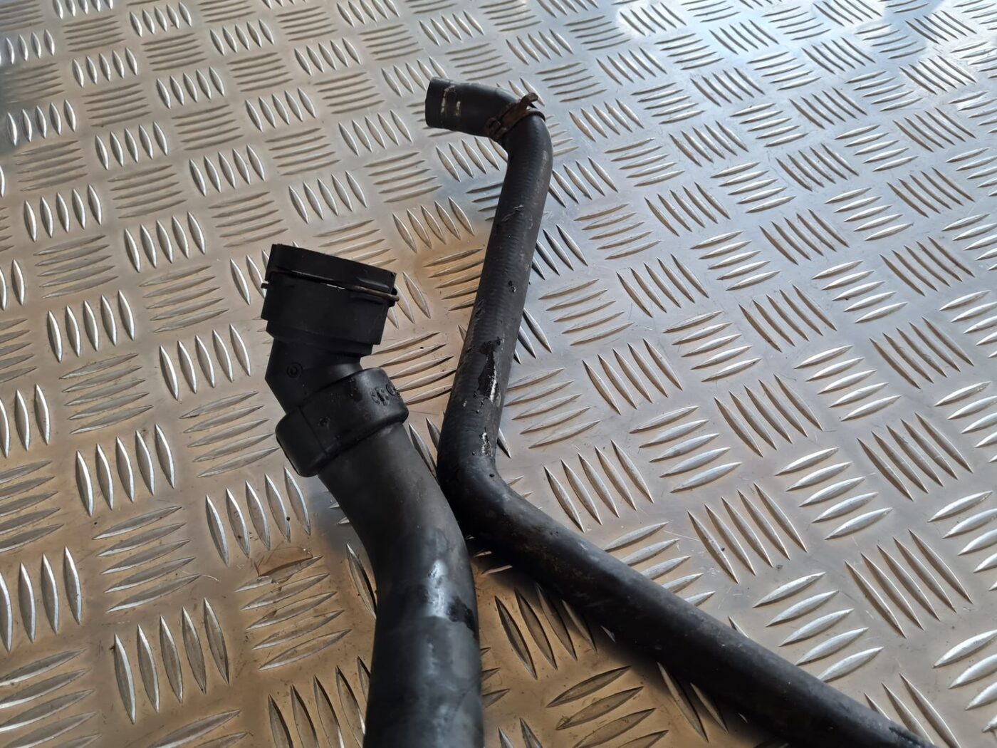 Dzesēšanas caurules priekš VW PASSAT 2004 UNIVERSAL GREY