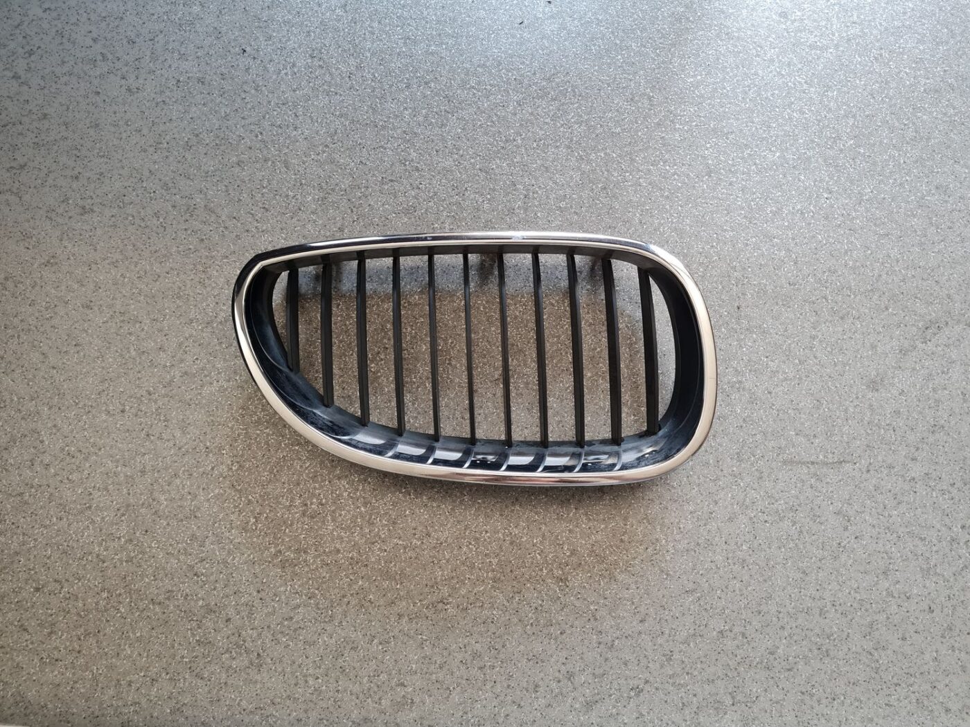 Bufera reste priekš BMW 525 E60 2004 BLACK 1 Bufera reste priekš BMW 525 E60 2004 BLACK