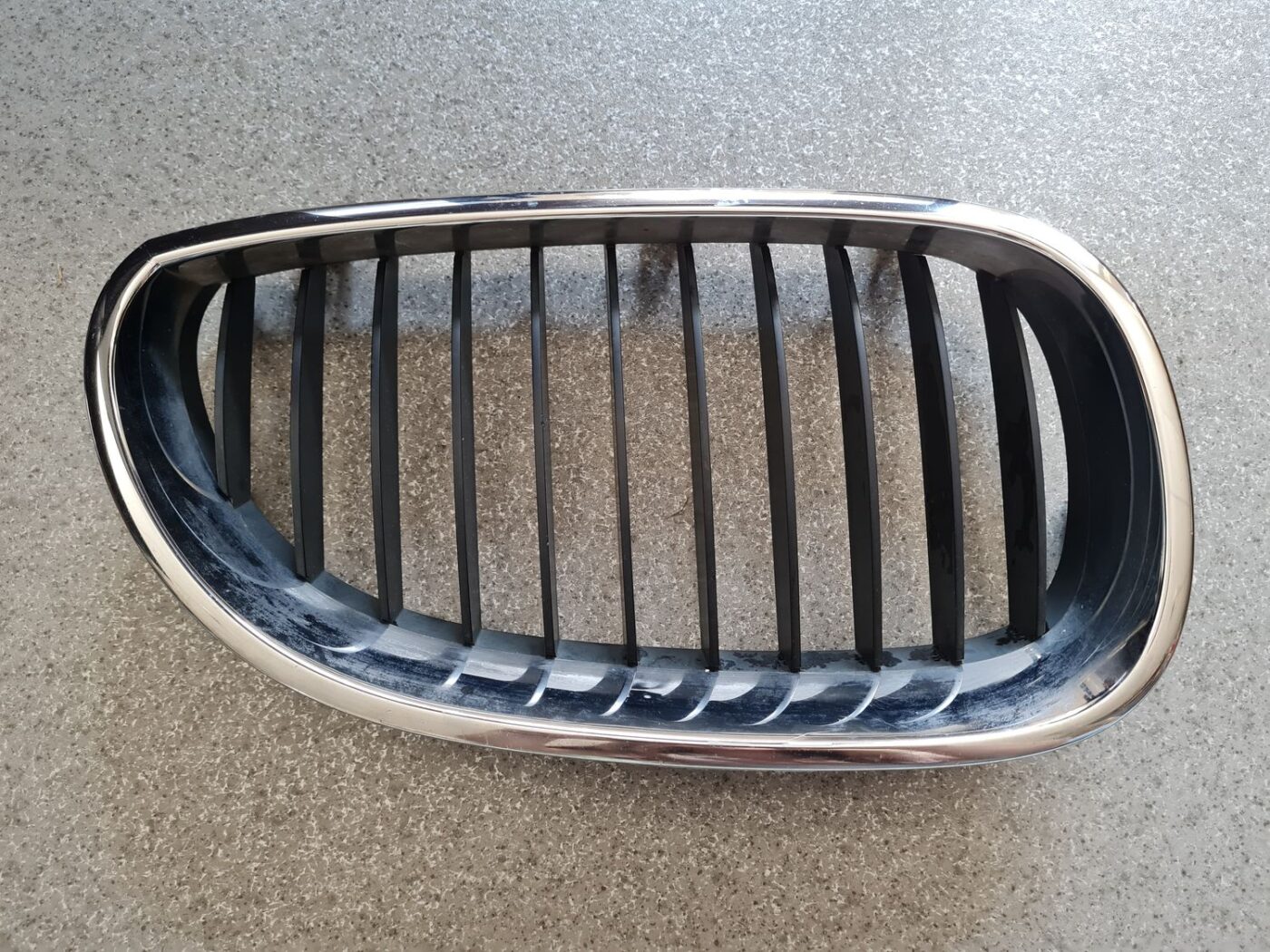 Bufera reste priekš BMW 525 E60 2004 BLACK 2 Bufera reste priekš BMW 525 E60 2004 BLACK