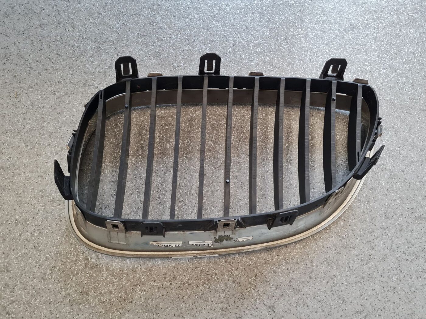 Bufera reste priekš BMW 525 E60 2004 BLACK 6 Bufera reste priekš BMW 525 E60 2004 BLACK