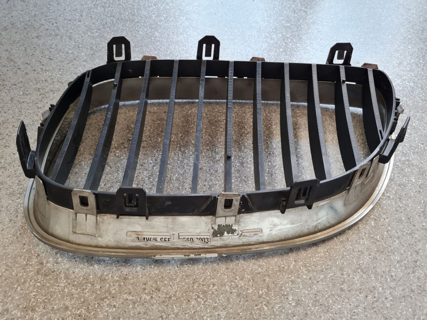 Bufera reste priekš BMW 525 E60 2004 BLACK 5 Bufera reste priekš BMW 525 E60 2004 BLACK