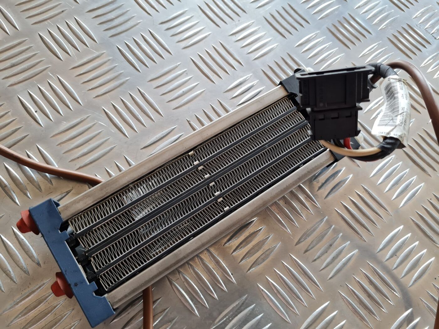 Papildus autonoma elektriskais sildītājs priekš VW PASSAT 2004 UNIVERSAL GREY 5 Papildus autonoma elektriskais sildītājs priekš VW PASSAT 2004 UNIVERSAL GREY