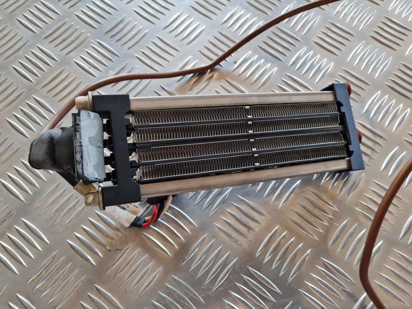 Papildus autonoma elektriskais sildītājs priekš VW PASSAT 2004 UNIVERSAL GREY 3 Papildus autonoma elektriskais sildītājs priekš VW PASSAT 2004 UNIVERSAL GREY