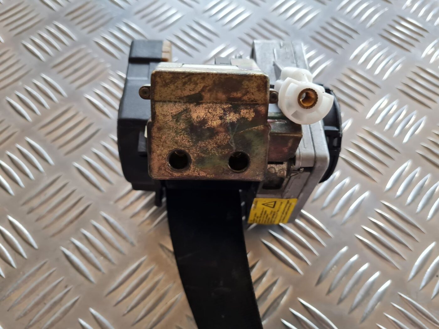 Aizmugurējā labā drošības josta priekš VW PASSAT 2004 UNIVERSAL GREY 5 Aizmugurējā labā drošības josta priekš VW PASSAT 2004 UNIVERSAL GREY