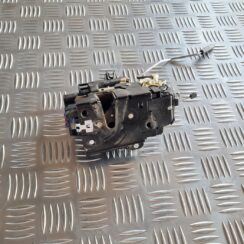 Aizmugurējo labo durvju slēdzene priekš VW PASSAT 2004 UNIVERSAL GREY