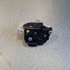 Aizmugurējo kreiso durvju slēdzene priekš AUDI A6 AVANT 2006