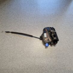 Aizmugurējo kreiso durvju slēdzene priekš ŠKODA FABIA 2008