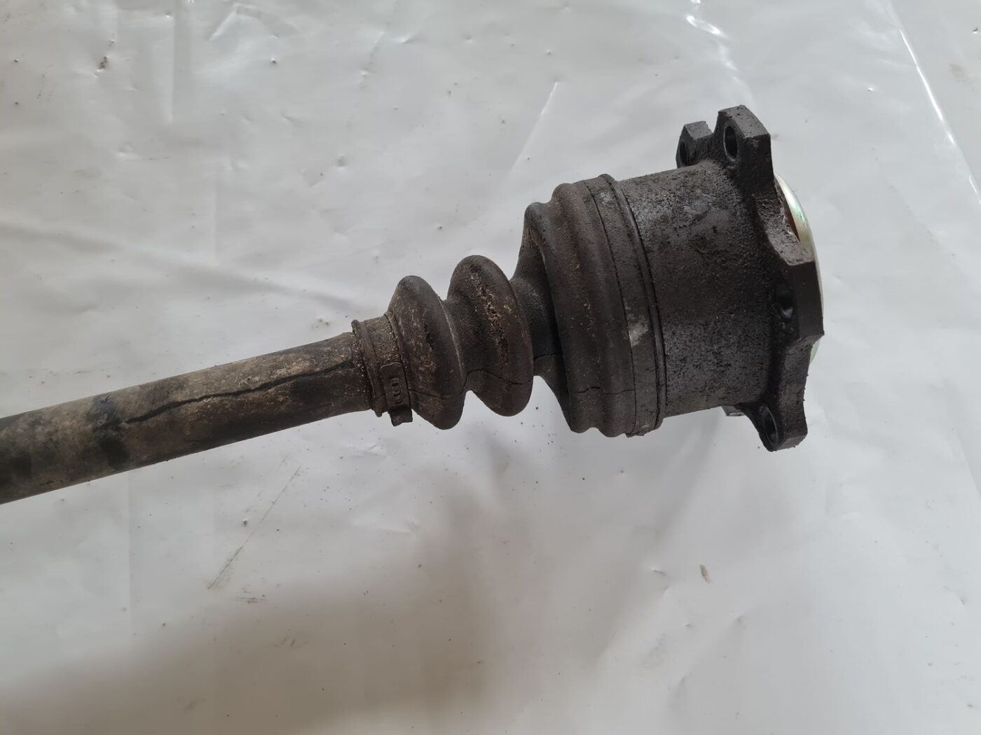 Pusass priekšējā kreisā priekš VW PASSAT 2004 UNIVERSAL GREY 3 Pusass priekšējā kreisā priekš VW PASSAT 2004 UNIVERSAL GREY