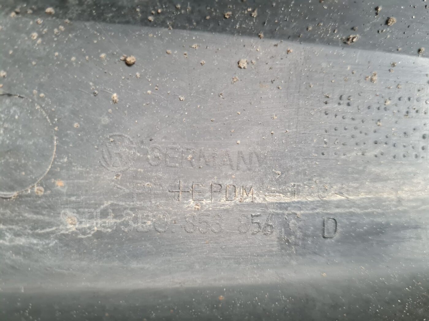 Ārēja sliekšņa laba uzlika priekš VW PASSAT 2004 UNIVERSAL GREY 3 Ārēja sliekšņa laba uzlika priekš VW PASSAT 2004 UNIVERSAL GREY