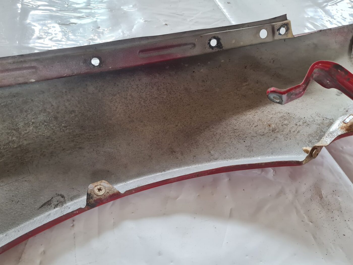 Priekšējais kreisais spārns priekš VW PASSAT 2004 UNIVERSAL GREY 4 Priekšējais kreisais spārns priekš VW PASSAT 2004 UNIVERSAL GREY