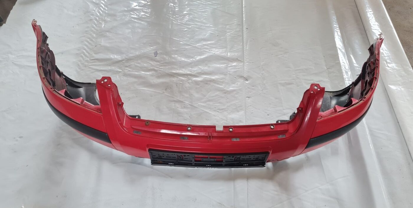 Priekšējais buferis priekš VW PASSAT 2004 UNIVERSAL GREY 1 Priekšējais buferis priekš VW PASSAT 2004 UNIVERSAL GREY