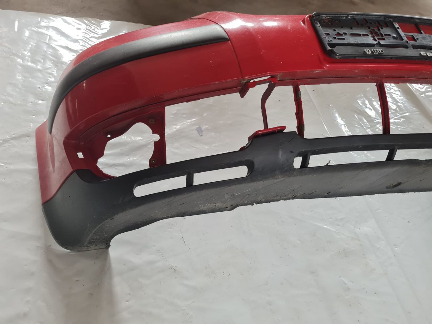 Priekšējais buferis priekš VW PASSAT 2004 UNIVERSAL GREY 11 Priekšējais buferis priekš VW PASSAT 2004 UNIVERSAL GREY