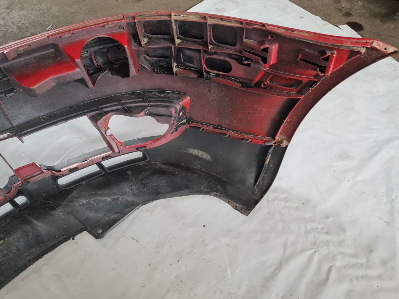 Priekšējais buferis priekš VW PASSAT 2004 UNIVERSAL GREY 6 Priekšējais buferis priekš VW PASSAT 2004 UNIVERSAL GREY