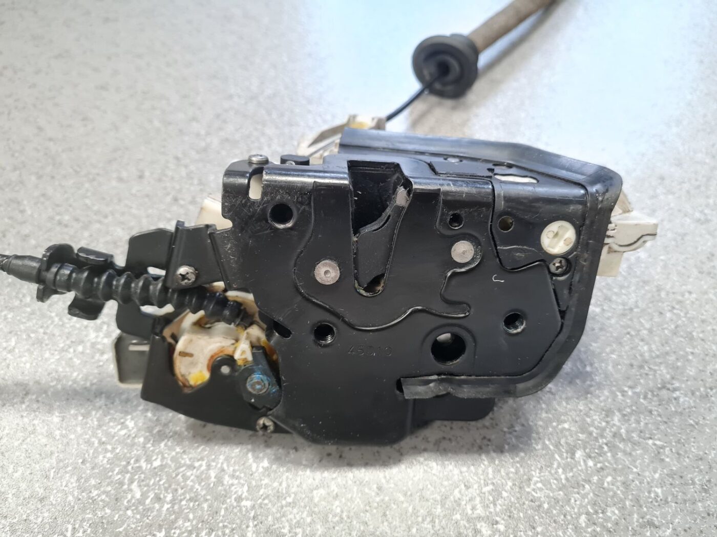 Priekšējo labo durvju slēdzene priekš AUDI A7 2011 SPORTBACK