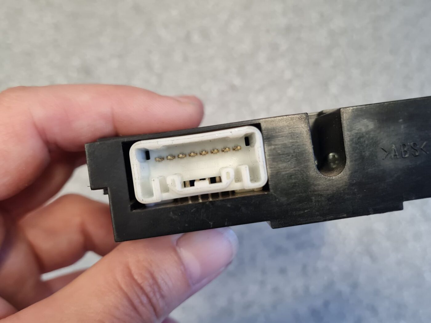 Aizmugurējā stikla apsildes ieslēgšanas poga priekš TOYOTA AVENSIS 2008 4 Aizmugurējā stikla apsildes ieslēgšanas poga priekš TOYOTA AVENSIS 2008