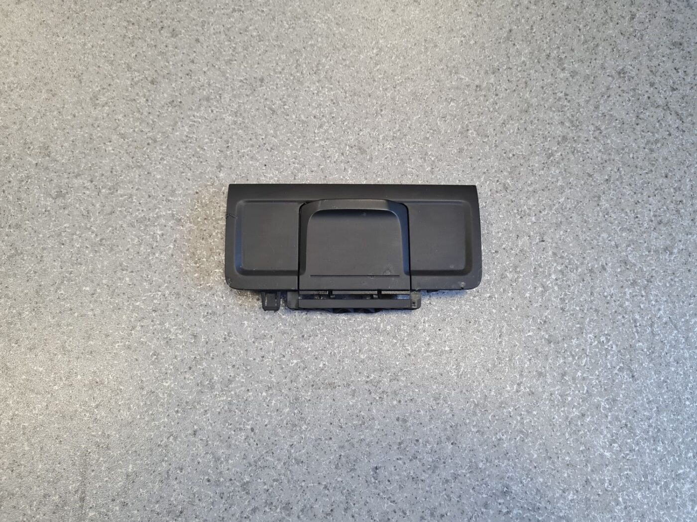 Salona plastmasa priekš VW PASSAT CC 2009 1 Salona plastmasa priekš VW PASSAT CC 2009