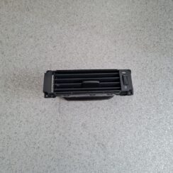 Mērinstrumentu paneļa gaisa vads, pa labi priekš VOLVO V70 2010