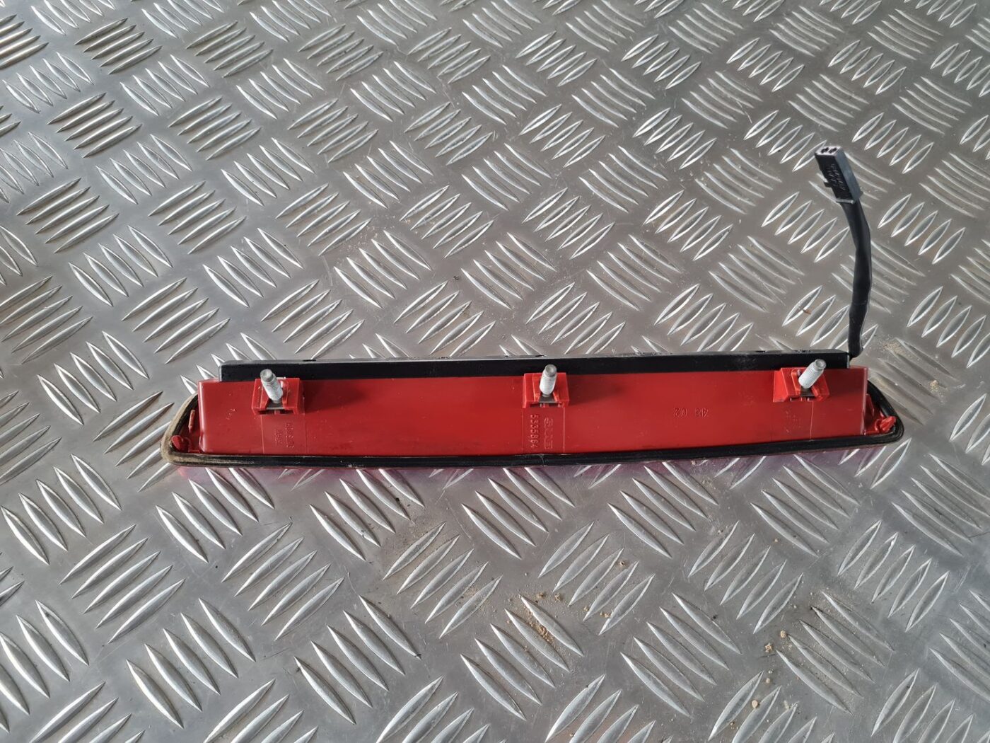 Stop signāls priekš SAAB 9-5 1999 2 Stop signāls priekš SAAB 9-5 1999