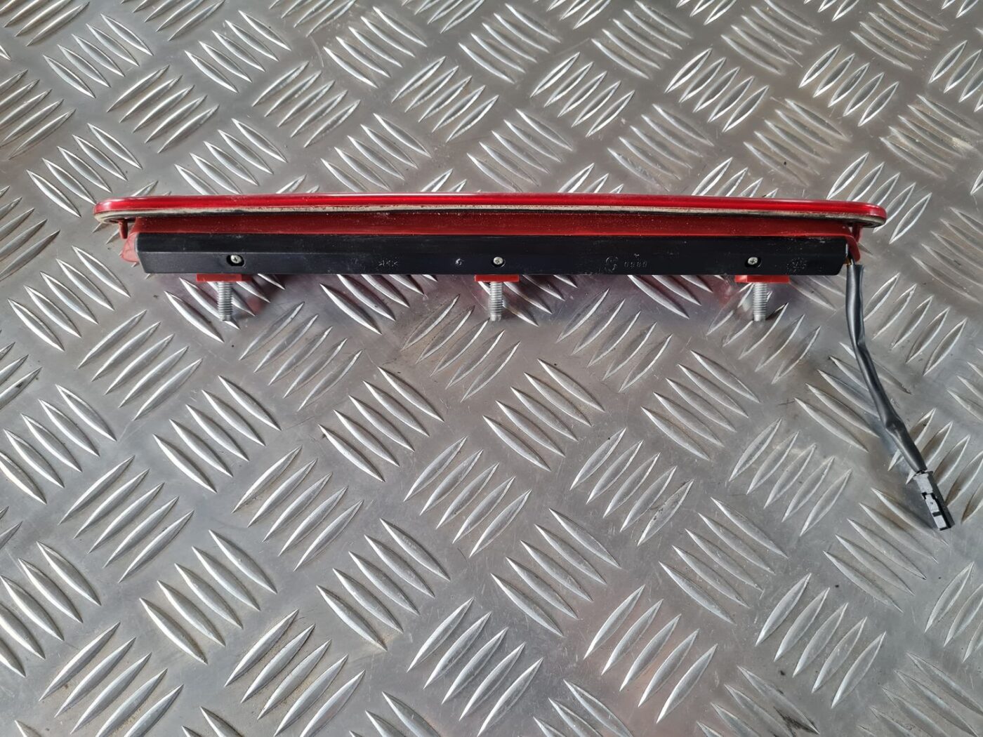 Stop signāls priekš SAAB 9-5 1999 3 Stop signāls priekš SAAB 9-5 1999