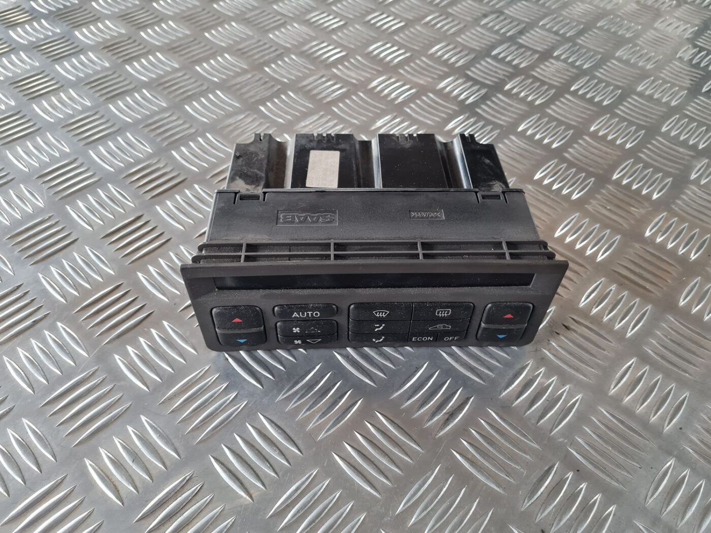 Klimata kontroles bloks priekš SAAB 9-5 1999 1 Klimata kontroles bloks priekš SAAB 9-5 1999