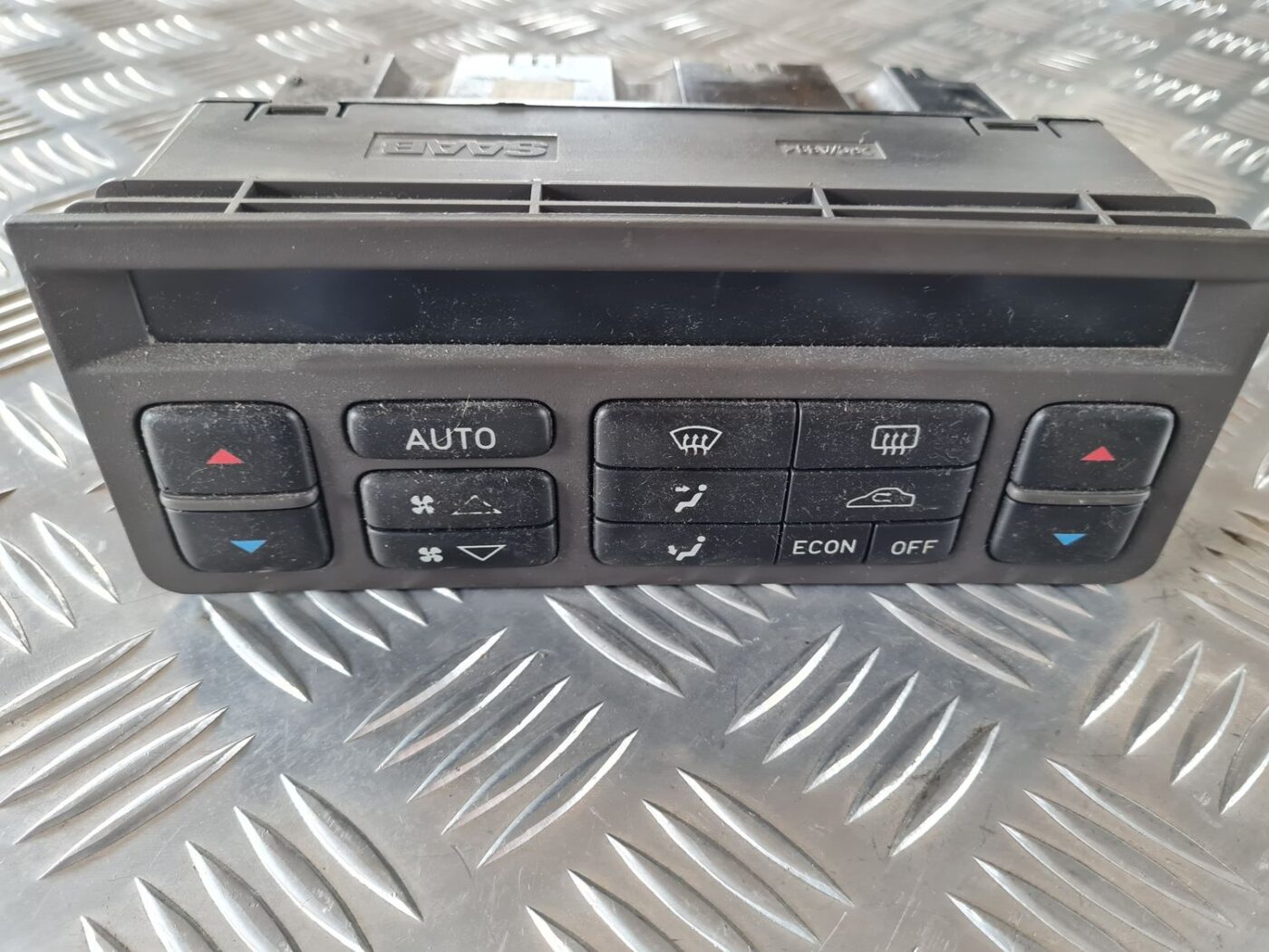 Klimata kontroles bloks priekš SAAB 9-5 1999 2 Klimata kontroles bloks priekš SAAB 9-5 1999