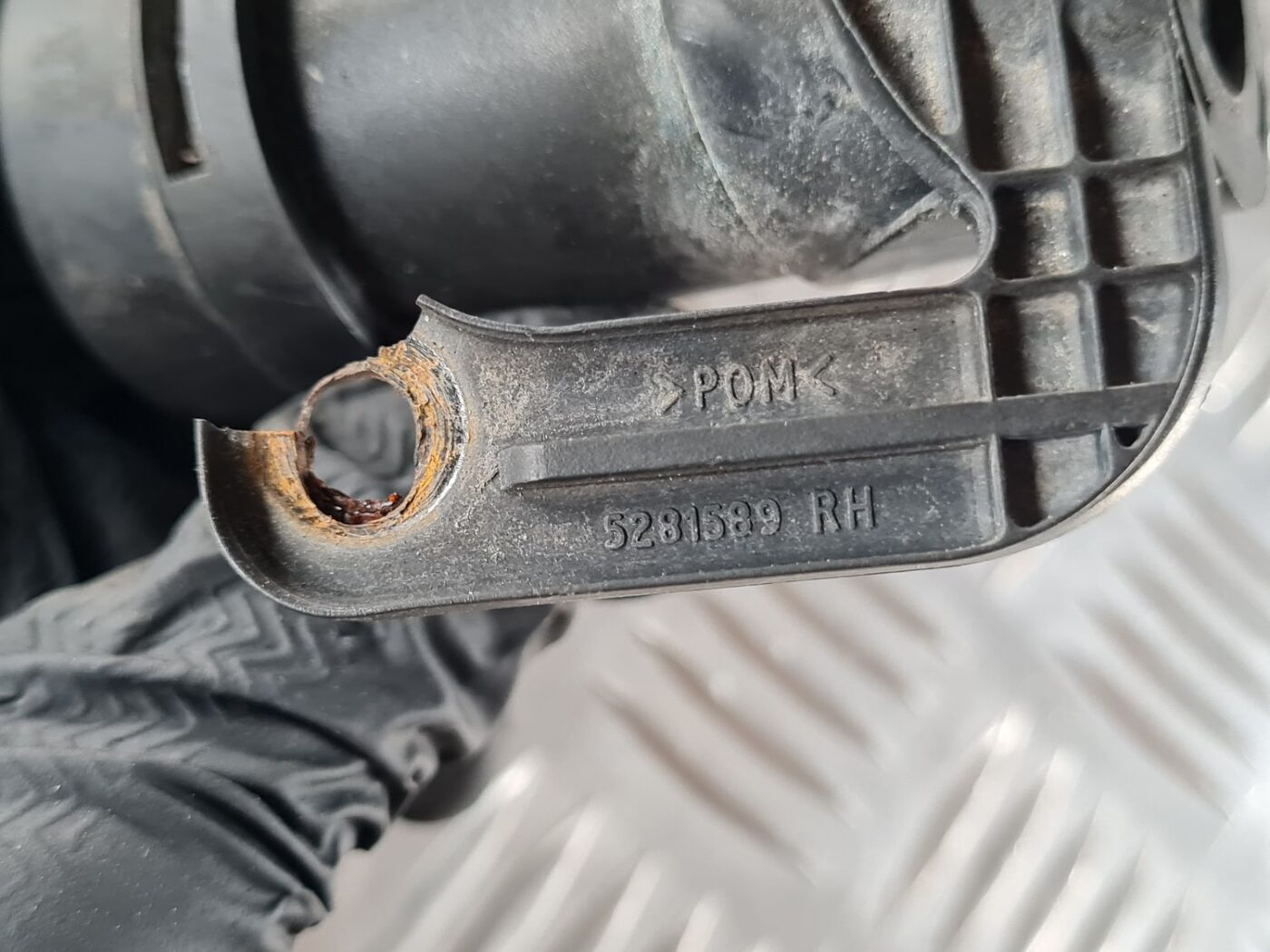 Lukturu mazgātāja sprausla priekš SAAB 9-5 1999 3 Lukturu mazgātāja sprausla priekš SAAB 9-5 1999