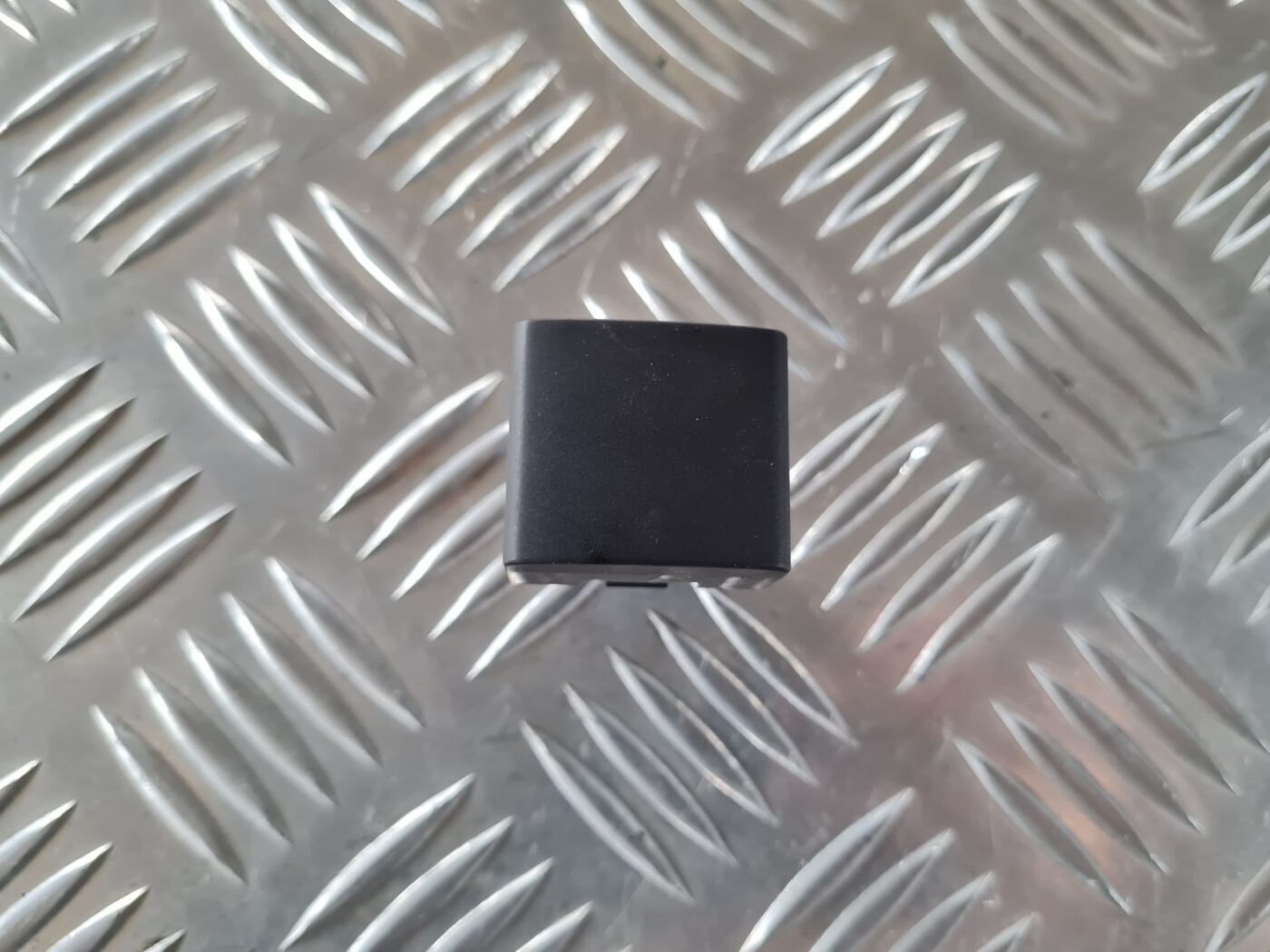 Slēdža pogas vāks priekš SAAB 9-5 1999 2 Slēdža pogas vāks priekš SAAB 9-5 1999