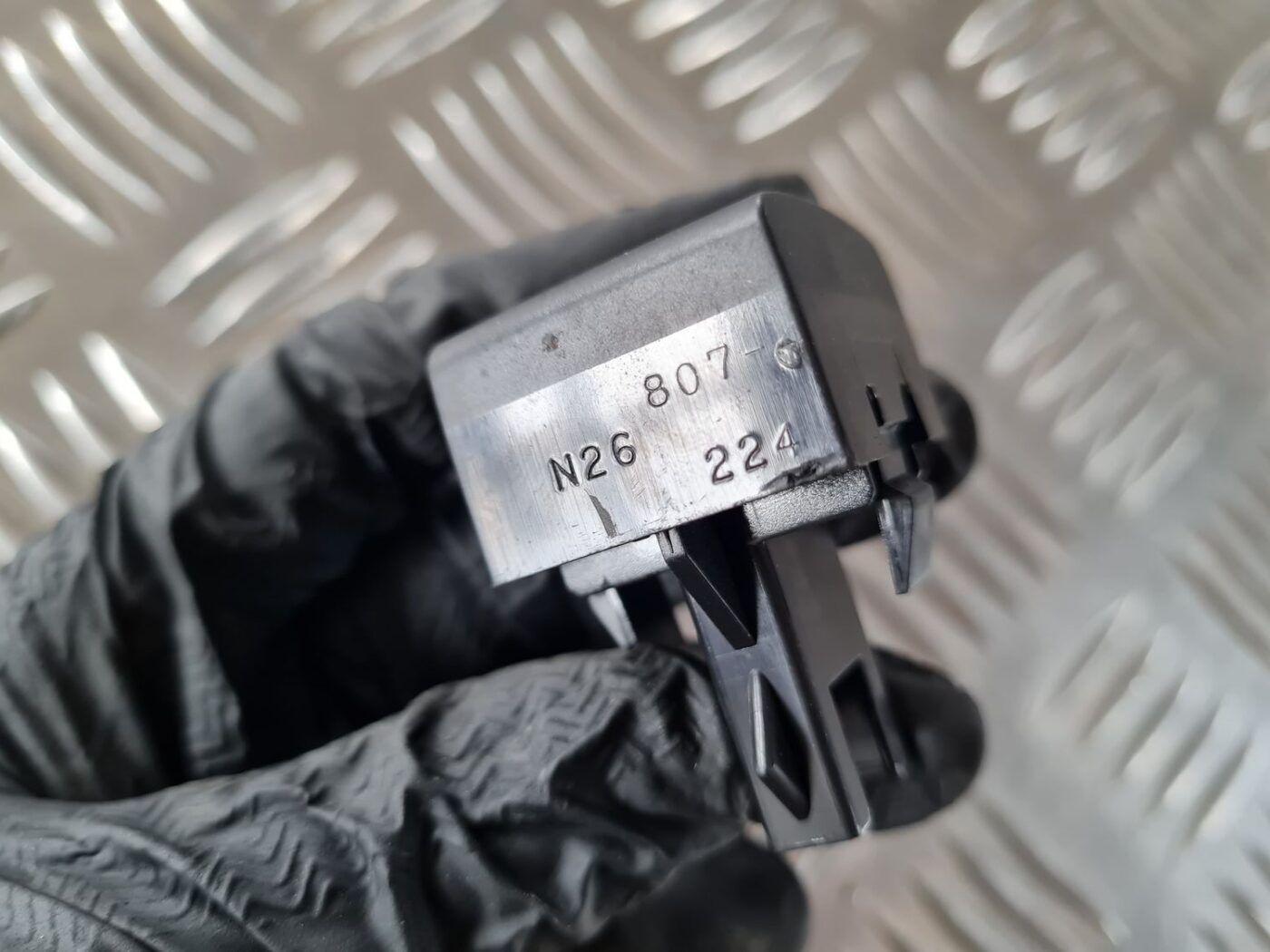 Slēdža pogas vāks priekš SAAB 9-5 1999 3 Slēdža pogas vāks priekš SAAB 9-5 1999