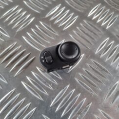 Spoguļa regulēšanas poga priekš SAAB 9-5 1999